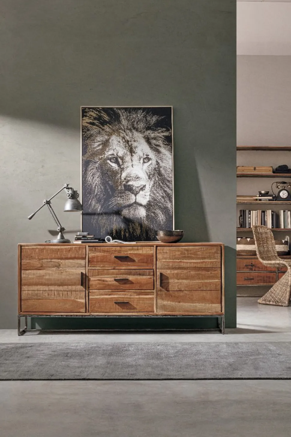 Madia 2 ante e 3 cassetti Elmer in legno d'acacia disponibile in 2 misure