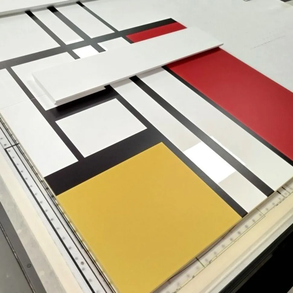 Madia 3 ante linea Sax in finitura Bianco Lucido con serigrafia Mondrian