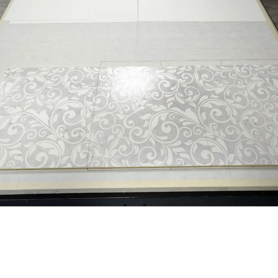 Madia 3 ante linea Tilt personalizzata con ante finitura FLOWER