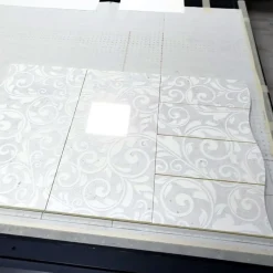 Madia bianco lucido 2 ante e 4 cassetti con serigrafia flower linea Mia