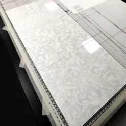 Madia linea Basic con 3 ante in finitura Bianco laccato lucido FLOWER