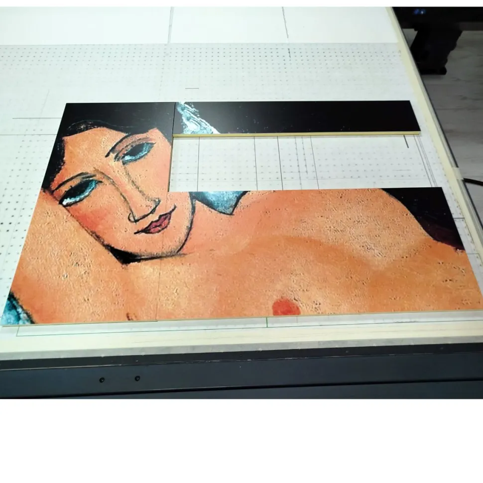 Madia Mirò bianco con grafica Modigliani