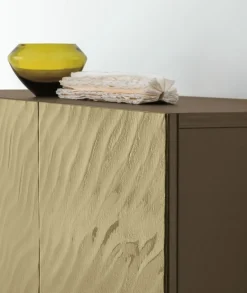 Madia moderna con piedini con frontali in vetro ondulato effetto dune Altea disponibile in 2 misure e vari colori