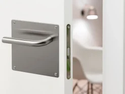 Maniglie con piastre 17x17 cm per porte interne forma a L in Acciaio Inox