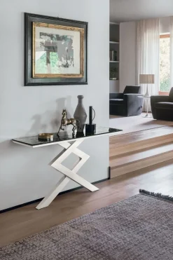 Mobile da ingresso con consolle Cross disponibile in vari colori