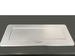 Multipresa per scrivania Atom 26, 225x111mm disponibile in 3 colori