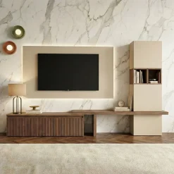 Parete attrezzata con frontali cannettati e pannello tv sospeso in Mercure cannettato, Bronzo e Cashmere