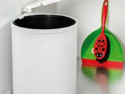 Pattumiera con apertura automatica per cassetti da cucina estraibile