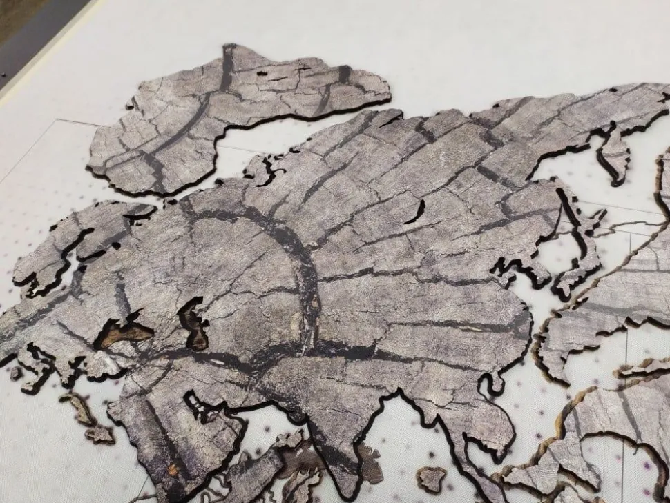 Planisfero da parete in tre misure - legno grigio