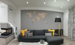 Planisfero da parete in tre misure colore legno chiaro con scritte