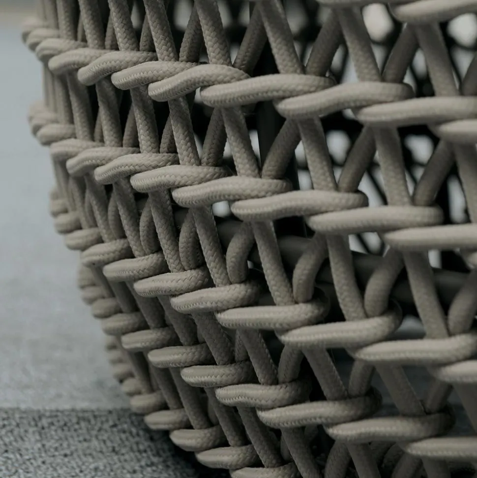 Poltrona da esterno Couch disponibile in 2 colori