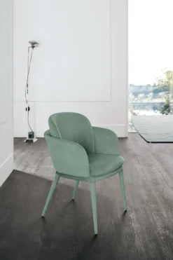 Poltroncina imbottita in tessuto Cleveland disponibile in 6 colori