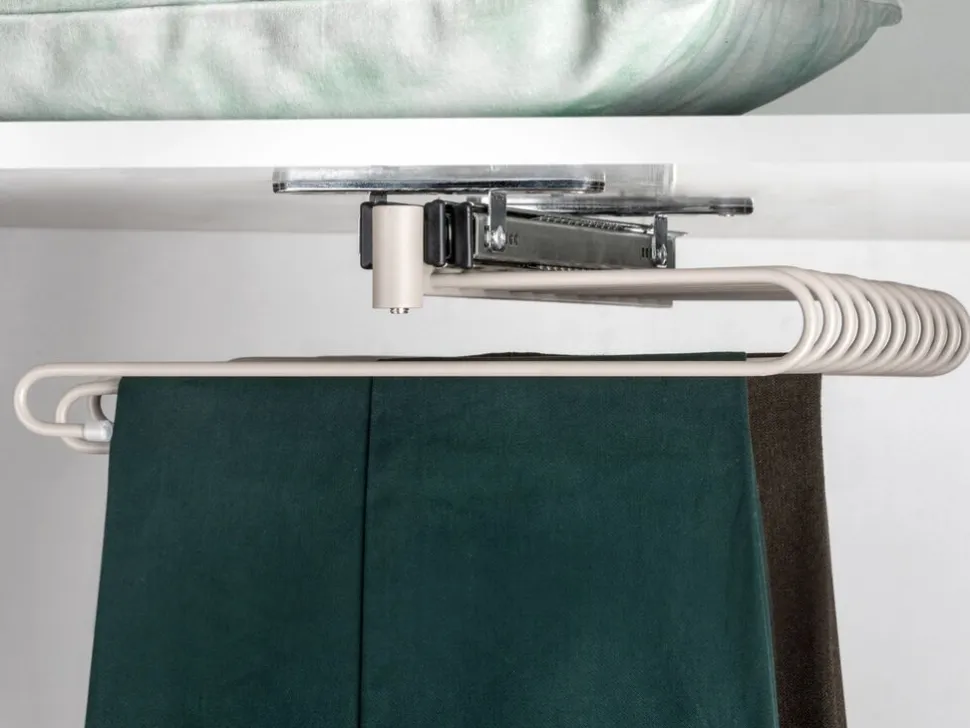 Porta pantaloni estraibile in Acciaio disponibile in 3 colori