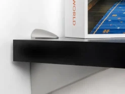 Reggimensole per ripiani in legno o vetro Halcon disponibile in 2 colori