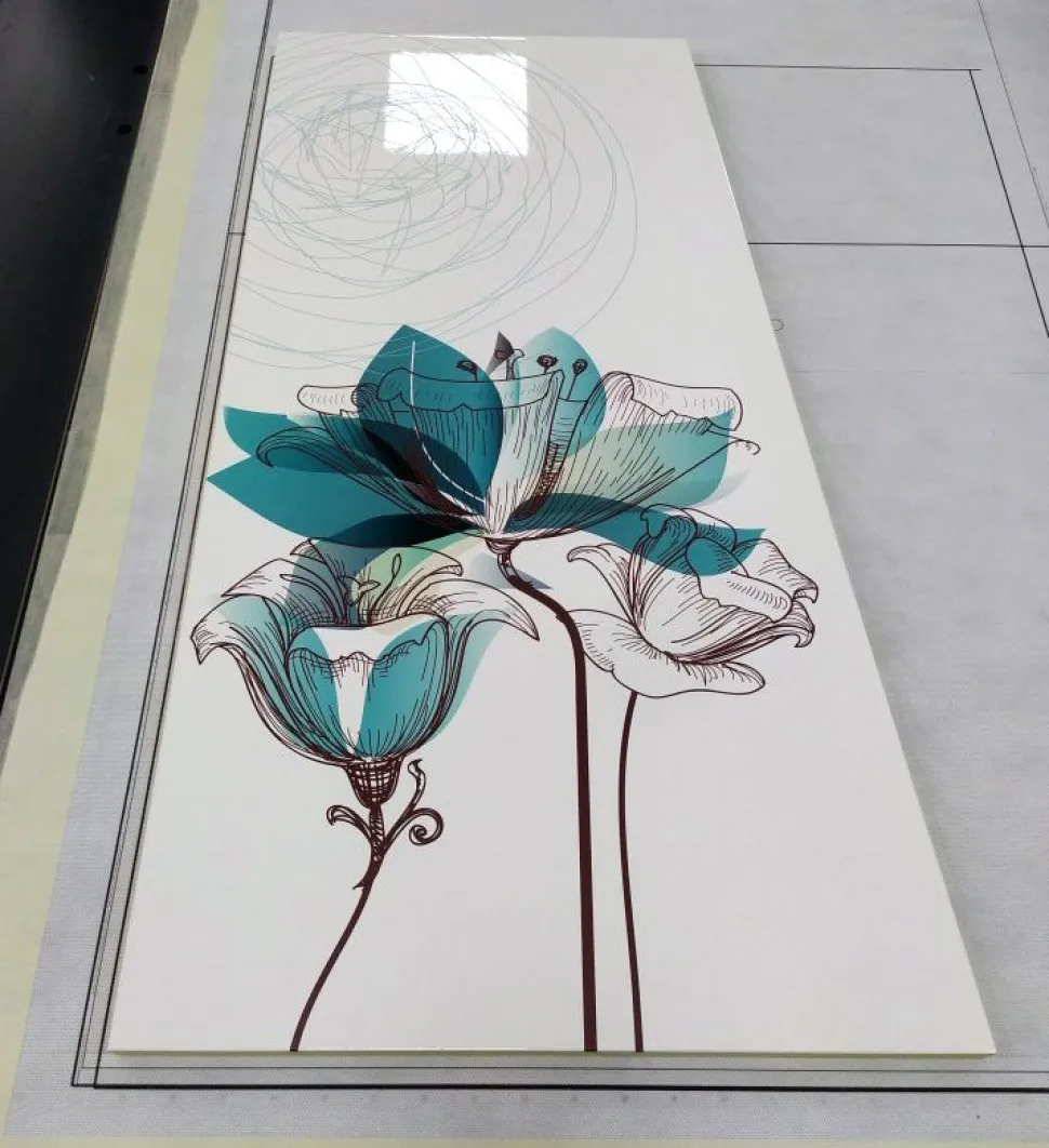 Scarpiera 2 ante linea Virgola finitura Bianco Lucido con fiore colorato