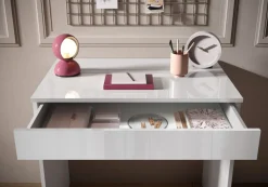 Scrivania moderna salvaspazio con 1 cassetto disponibile in 2 misure in finitura Bianco Lucido