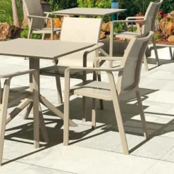 Sedia Atlantica disponibile in 3 colori