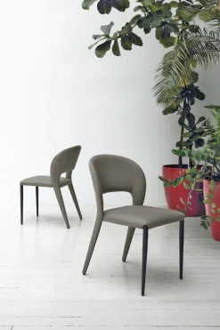 Sedia con seduta imbottita e rivestita in tessuto Fusion disponibile in 6 colori