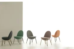 Sedia con struttura in metallo e seduta imbottita Vovo disponibile in 6 colori