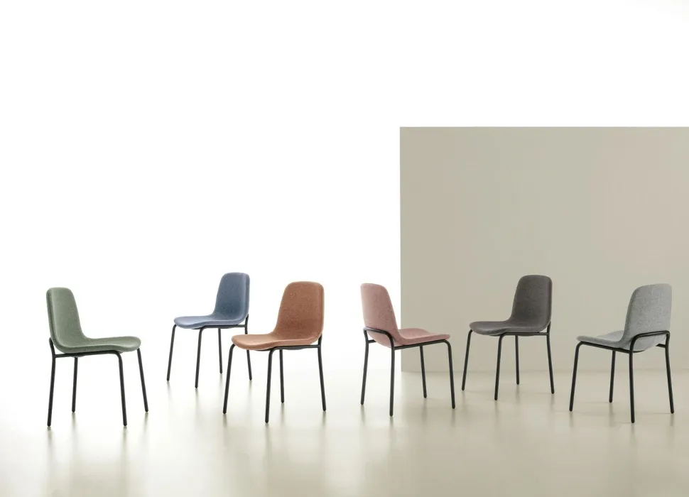 Sedia con struttura in metallo verniciato e seduta imbottita in microfibra Tokio disponibile in 6 colori