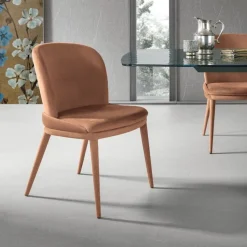 Sedia imbottita e rivestita in tessuto Cleveland disponibile in 6 colori