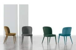 Sedia imbottita e rivestita in tessuto Cleveland disponibile in 6 colori