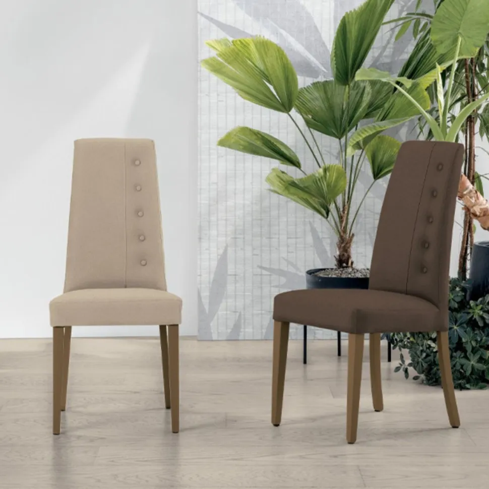 Sedia imbottita e rivestita in tessuto Bellinzona disponibile in 6 colori