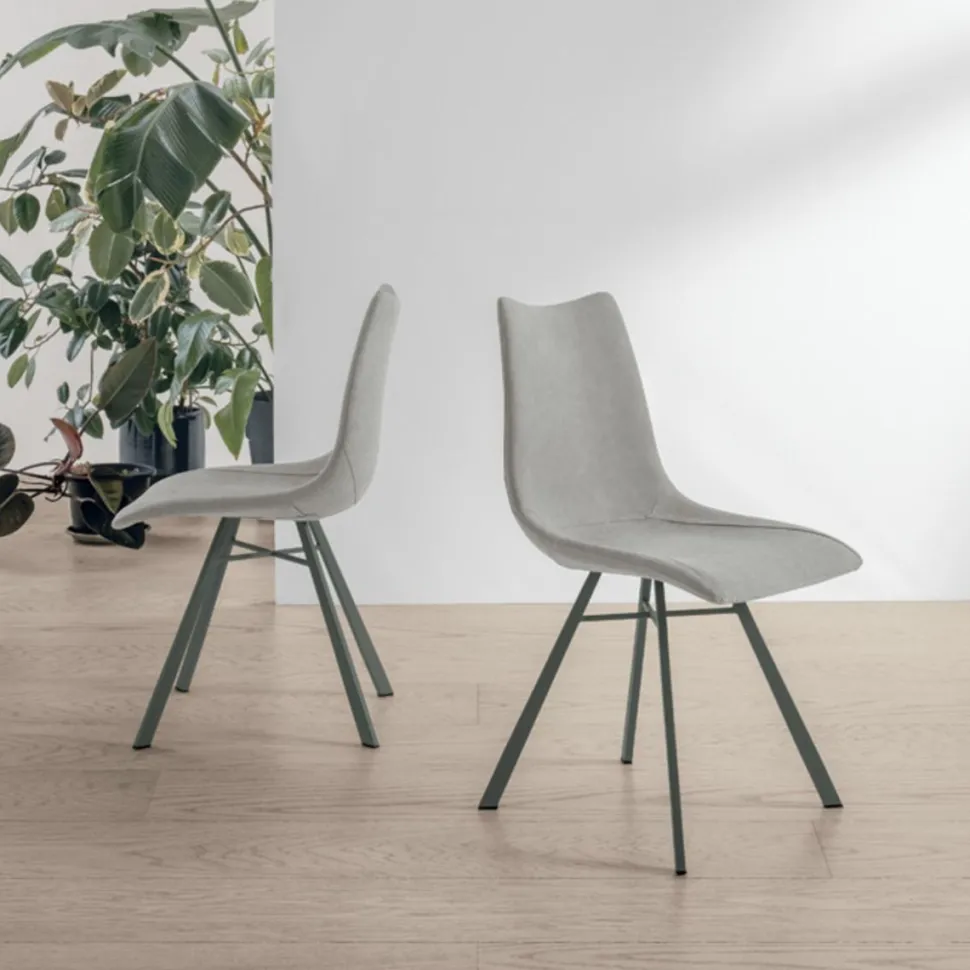 Sedia imbottita e rivestita in tessuto Maiorca in finitura Grigio Ghiaccio