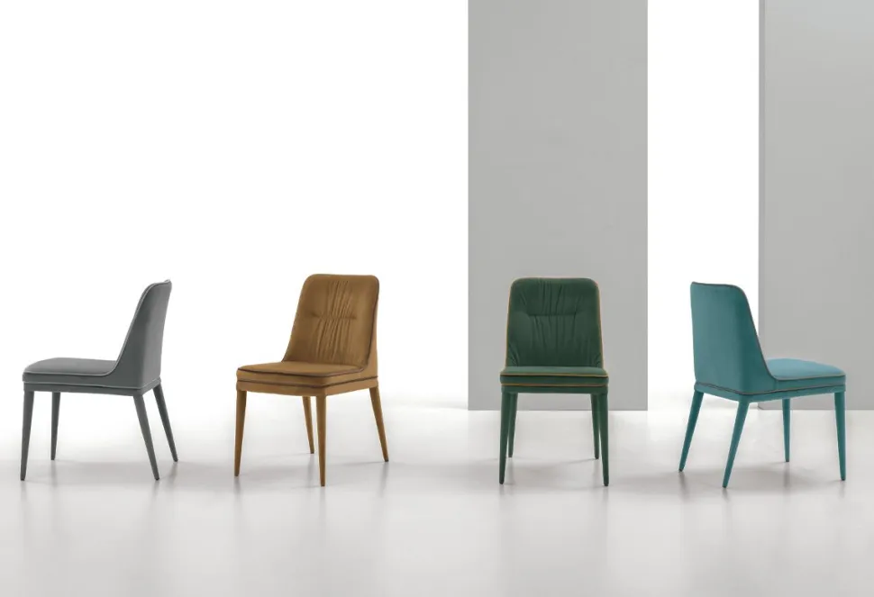 Sedia imbottita interamente rivestita in microfibra Dallas disponibile in 4 colori