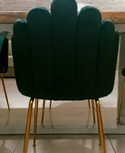 Sedia imbottita Shell disponibile in 4 colori
