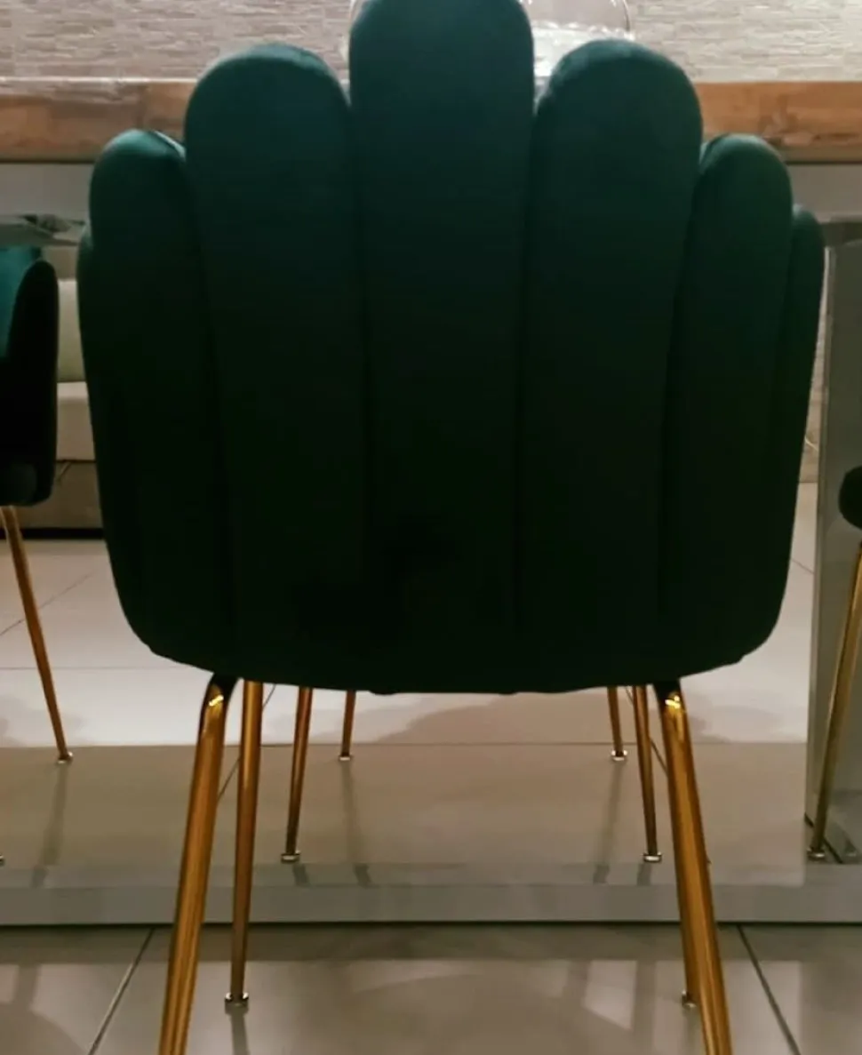 Sedia imbottita Shell disponibile in 4 colori