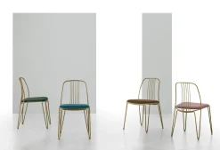 Sedia in metallo verniciato e seduta rivestita Granada disponibile in 7 colori