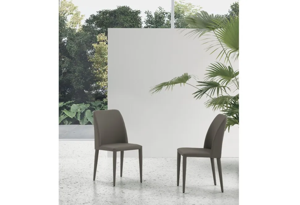 Sedia interamente rivestita in tessuto Vienna disponibile in 6 colori
