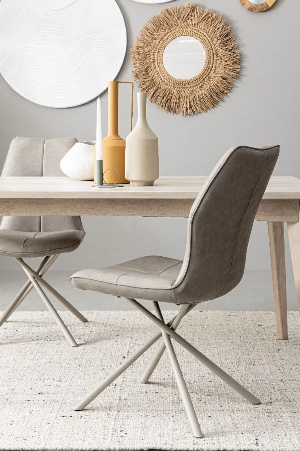 Sedia Kepler disponibile in 2 colori