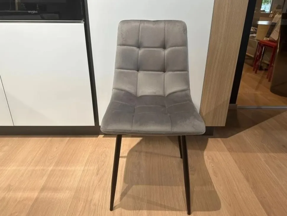 Sedia rivestita in tessuto velluto Grigio Titanio modello Tris