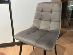 Sedia rivestita in tessuto velluto Grigio Titanio modello Tris