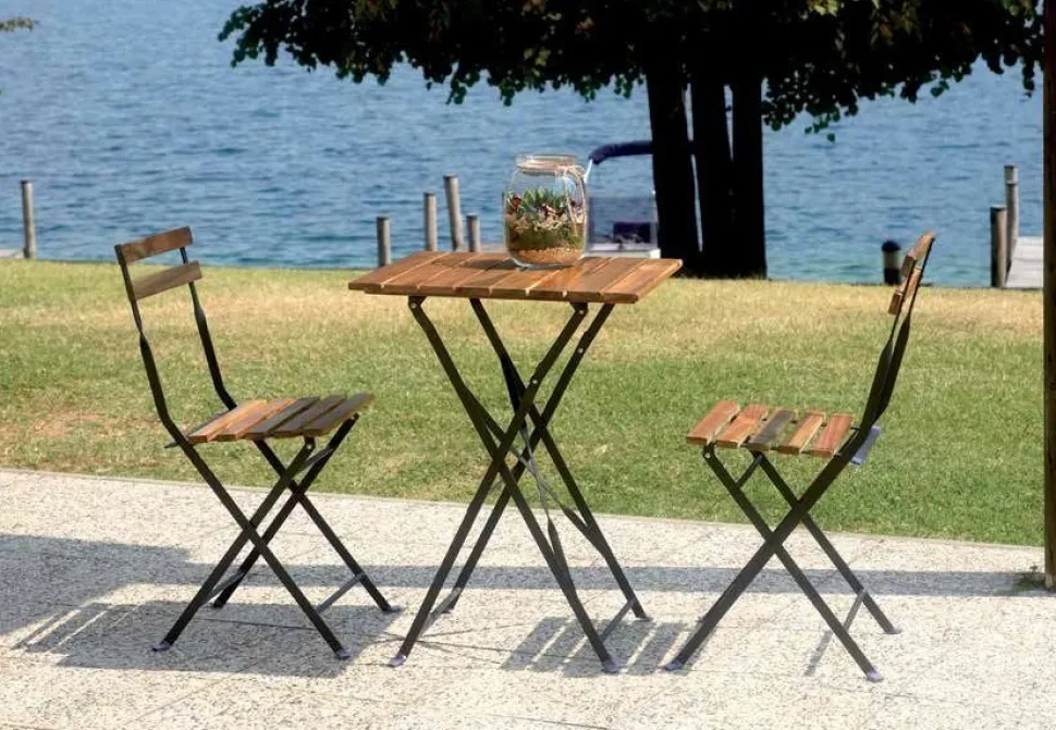Set Bistro da esterno 2 posti Tavolo e 2 Sedie Pieghevoli in Ferro Nero e Legno di Acacia FSC