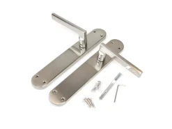 Set di maniglie per porte interne Perth con piastre 43x250 mm in Alluminio e Zama
