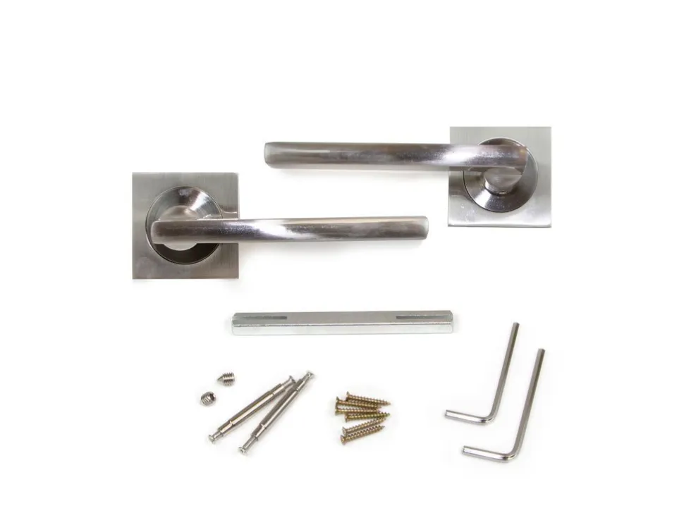 Set di maniglie per porte interne Perth con rosetta 50x50 in Alluminio e Zama