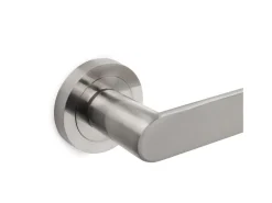 Set di maniglie per porte interne Bunbury con rosetta D.50mm in Alluminio disponibile in 2 colori