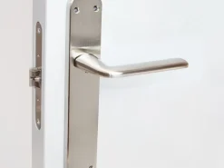 Set di maniglie per porte interne Sydney con piastre 43x250 mm in Alluminio e Zama
