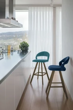 Sgabello fisso con seduta rivestita in tessuto Denver PLUS disponibile in vari colori