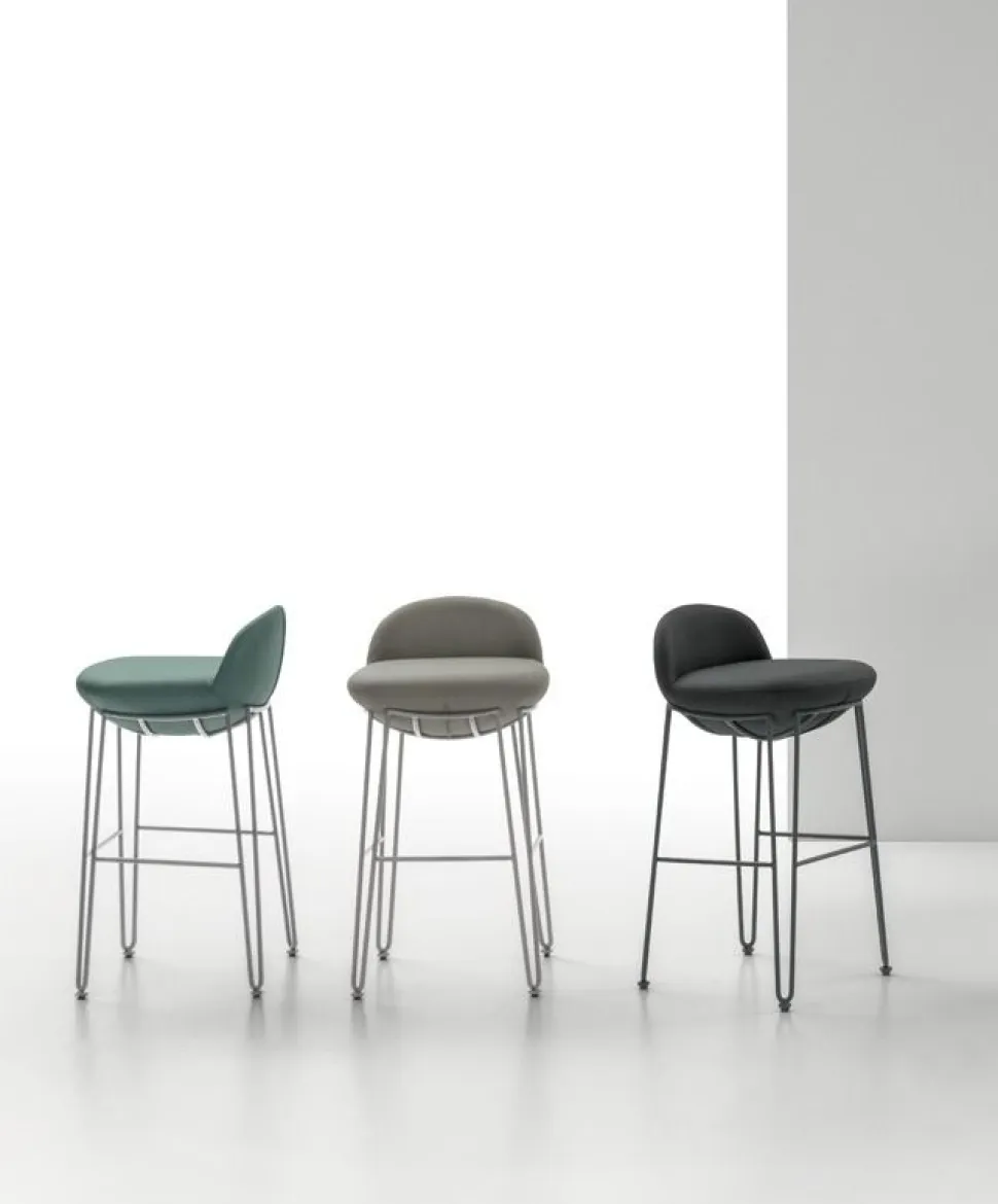 Sgabello fisso con seduta rivestita in tessuto Vovo PLUS disponibile in 6 colori