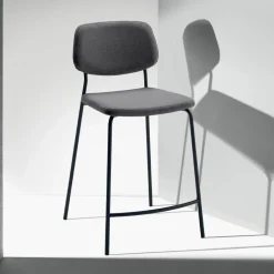 Sgabello Ginger disponibile in 6 colorazioni