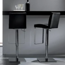 Sgabello Maxim disponibile in 3 colori