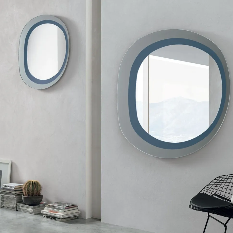 Specchiera Sagomata Nefti disponibile in 2 colori e 2 misure