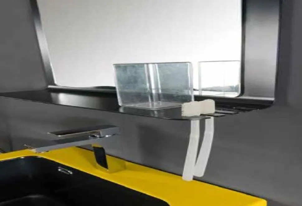 Specchio Alluminium con mensola integrata disponibile in vari colori