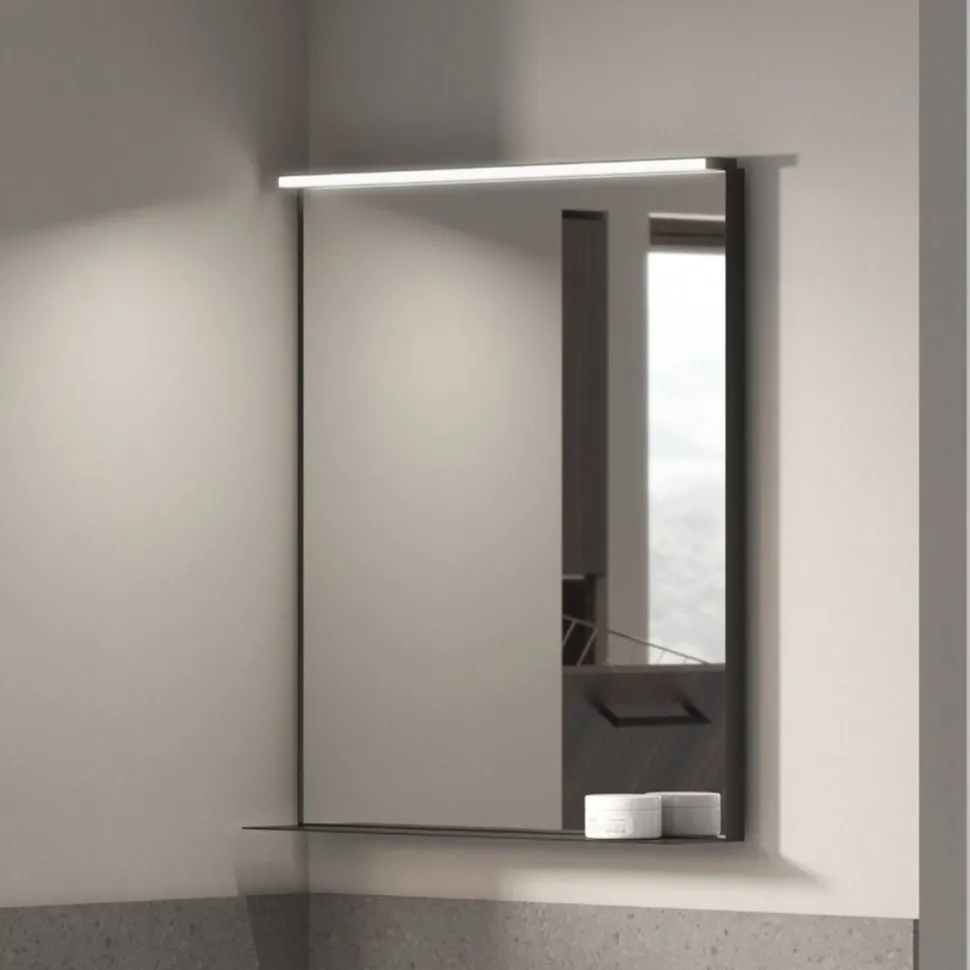 Specchio con cornice e mensola integrata in alluminio disponibile in 3 misure e 3 colori