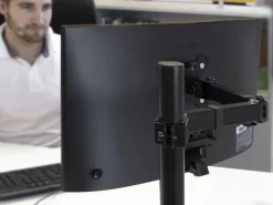 Supporto da tavolo per monitor inclinabile e girevole a 360° singolo o doppio