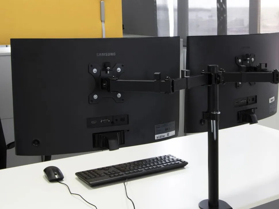Supporto da tavolo per monitor inclinabile e girevole a 360° singolo o doppio